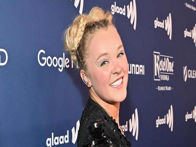 JoJo Siwa Shows off Abs After a Year of Focusing on Her 'Physical Health'