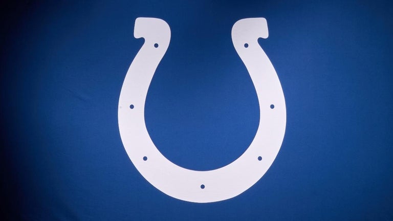Indianapolis Colts Sign Super Bowl Champion Quarterback