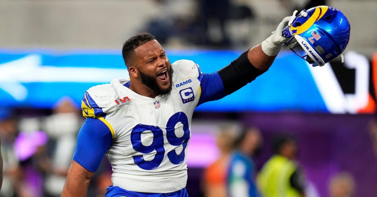 aaron-donald-retirement-stance-clear-rams-negotiations-drag.jpg