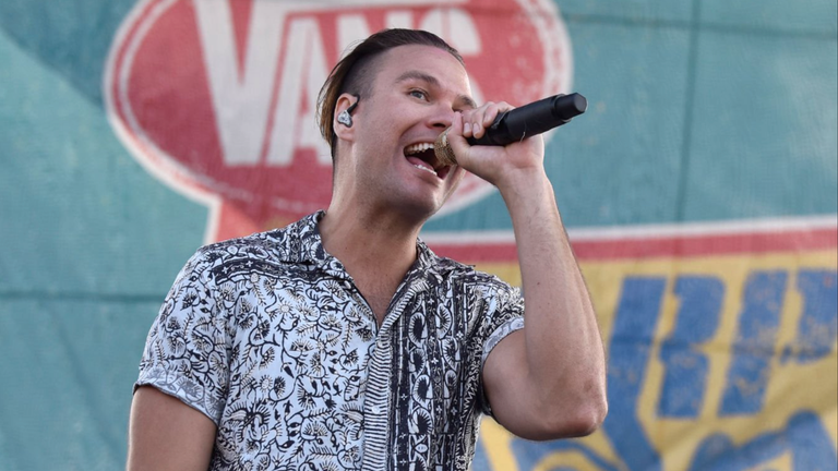 Dance Gavin Dance Singer Tilian Pearson Steps Away From Band Amid Sexual Misconduct Allegations