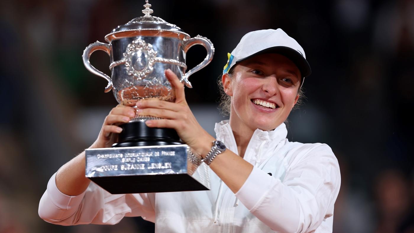 2022 French Open women's final Iga Swiatek beats Coco Gauff to win second career Grand Slam