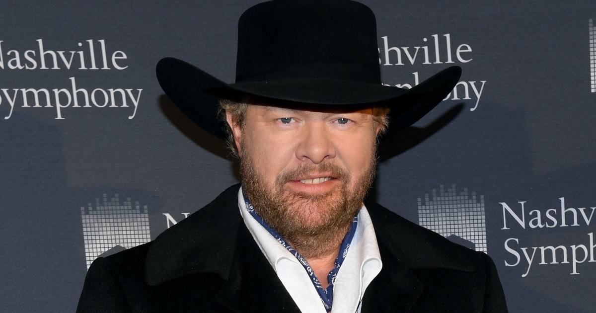 Toby Keith Hopes to Tour This Fall as Stomach Cancer Tumor Shrinks