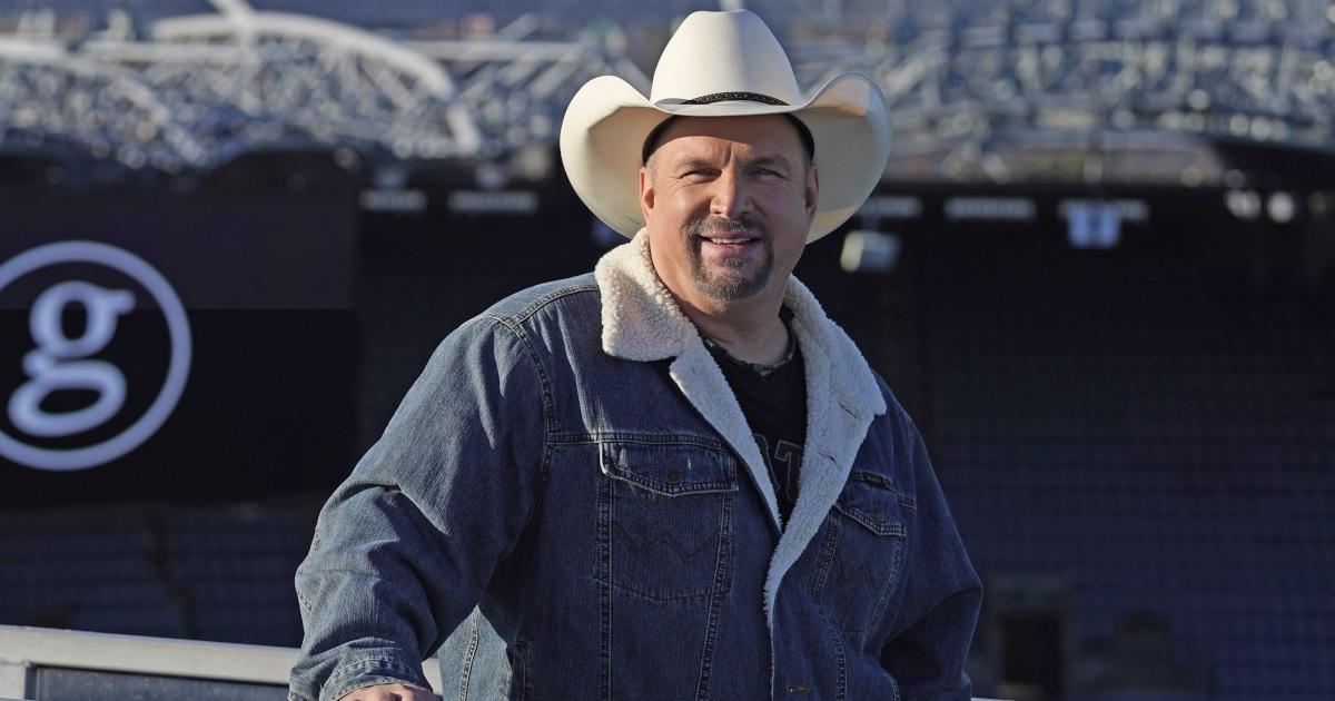 Garth Brooks Is Opening a Nashville Bar Named After His Song 'Friends in  Low Places