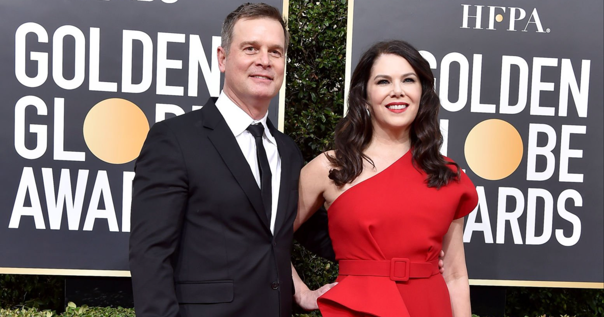 'Gilmore Girls' Star Lauren Graham Splits With 'Parenthood' Co-Star Peter Krause After 10 Years Together.jpg