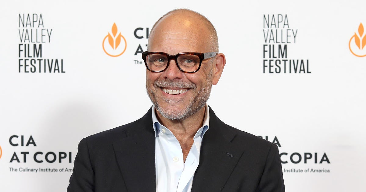 alton-brown-reveals-why-he-left-food-network-for-netflix