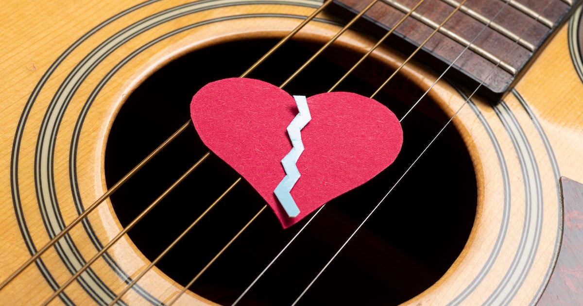 guitar-heartbreak-heart-breakup-songwriter-singer.