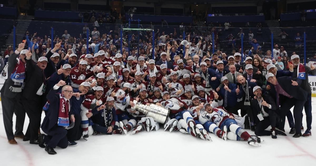 https://sportshub.cbsistatic.com/i/2022/06/27/5d0161ec-c0db-4a11-a646-1cb75243d286/colorado-avalanche-damage-stanley-cup-celebrating-championship-win.jpg