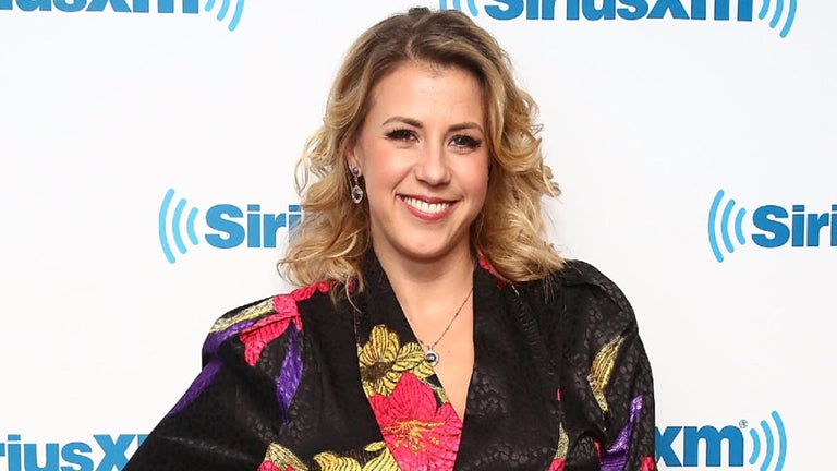 'Full House' Alum Jodie Sweetin Shoved to Ground by Police During Pro-Choice Protest