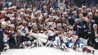 Colorado Avalanche dent Stanley Cup