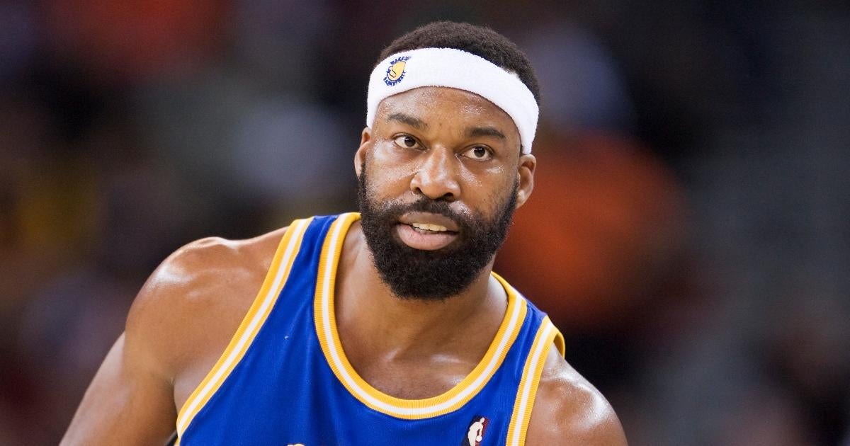 Baron Davis Explains Why Stephen Curry Is a Top 10 All-Time Player (Exclusive).jpg