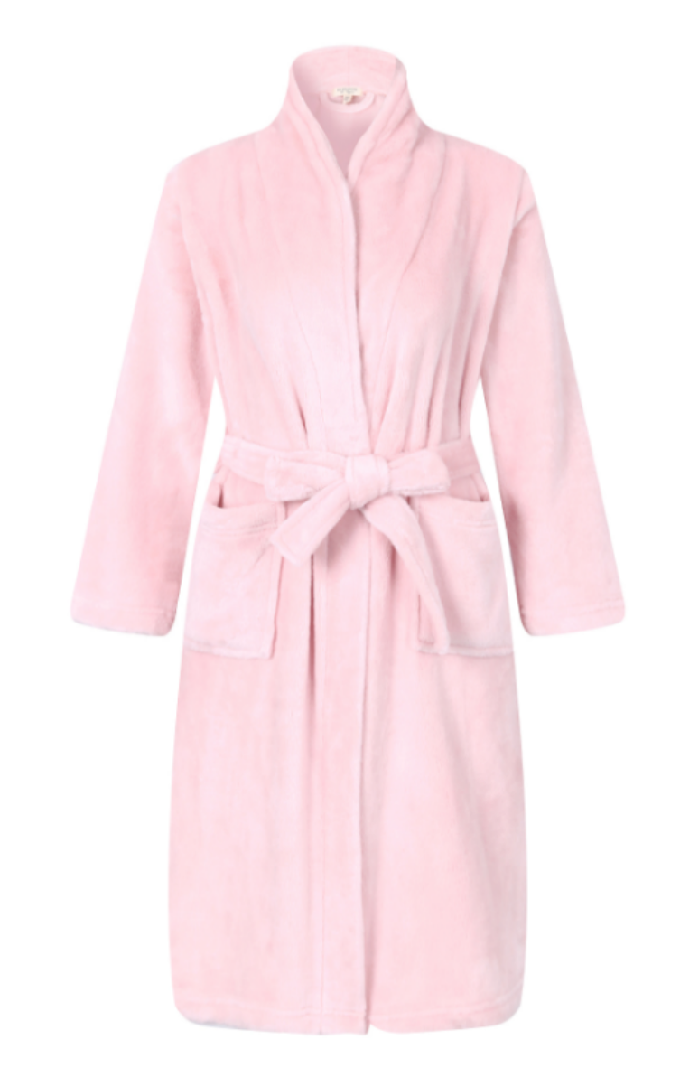 richie-house-bathrobe.png richie-house-bathrobe.png