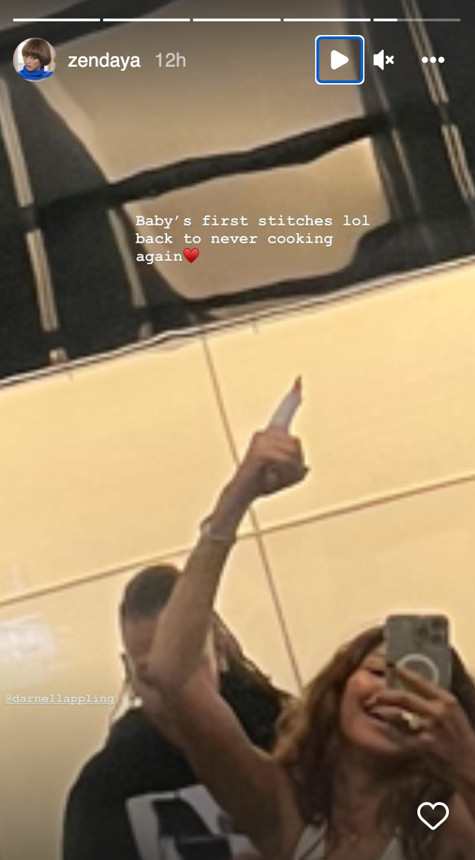 zendaya-finger-stitches.png zendaya-finger-stitches.png