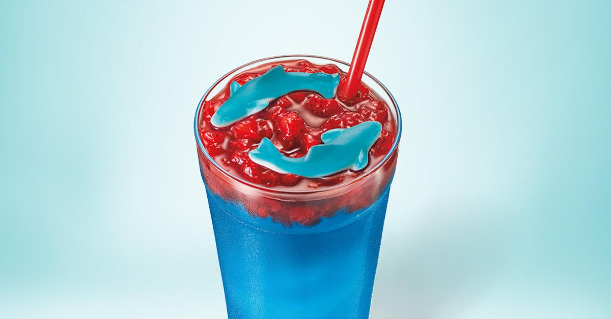 https://sportshub.cbsistatic.com/i/2022/07/20/5a45f6e3-da1b-4d5a-a9b6-c401fd550352/sonic-drive-in-shark-week-slush.jpg