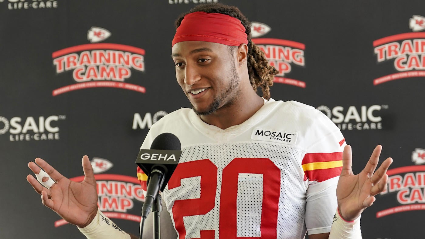 LOOK: Chiefs safety Justin Reid hits a 65-yard field goal in practice at training camp