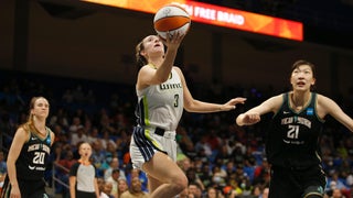 Lynx continue surge over Sparks, beat L.A. for third time this season