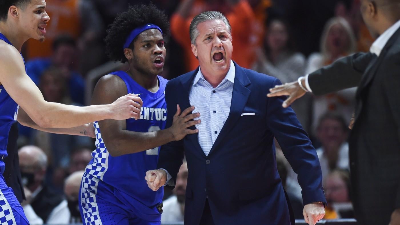 Kentucky's John Calipari to return: Wildcats coach will be back after meeting with AD Mitch Barnhart