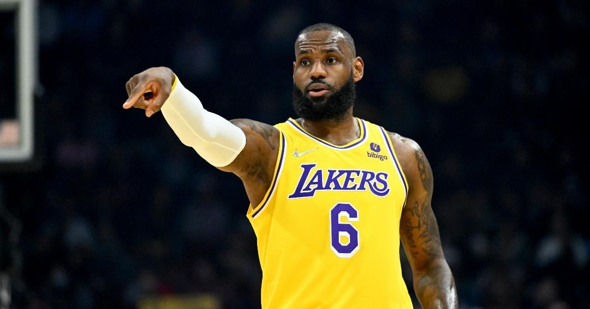 LeBron James, Los Angeles Lakers agree to 2-year, $97.1 million extension  that includes 3rd-year player option - ESPN