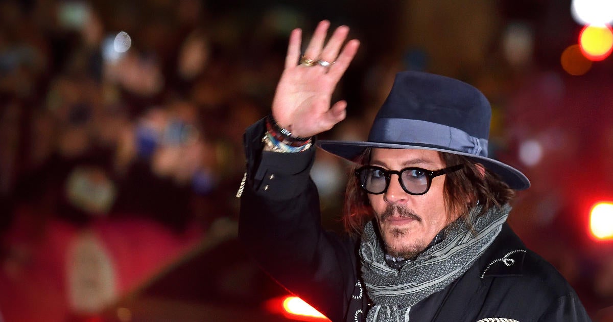 Johnny Depp Tears up During Standing Ovation After Cannes Film Festival Screening