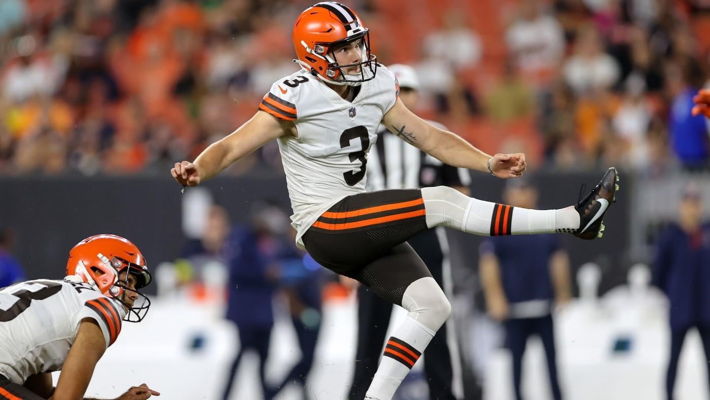 LOOK: Browns kicker drills 70-yard field goal while warming up for preseason finale against Bears