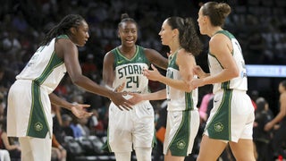 Candace Parker records HISTORIC 19 PTS, 18 REB double-double in