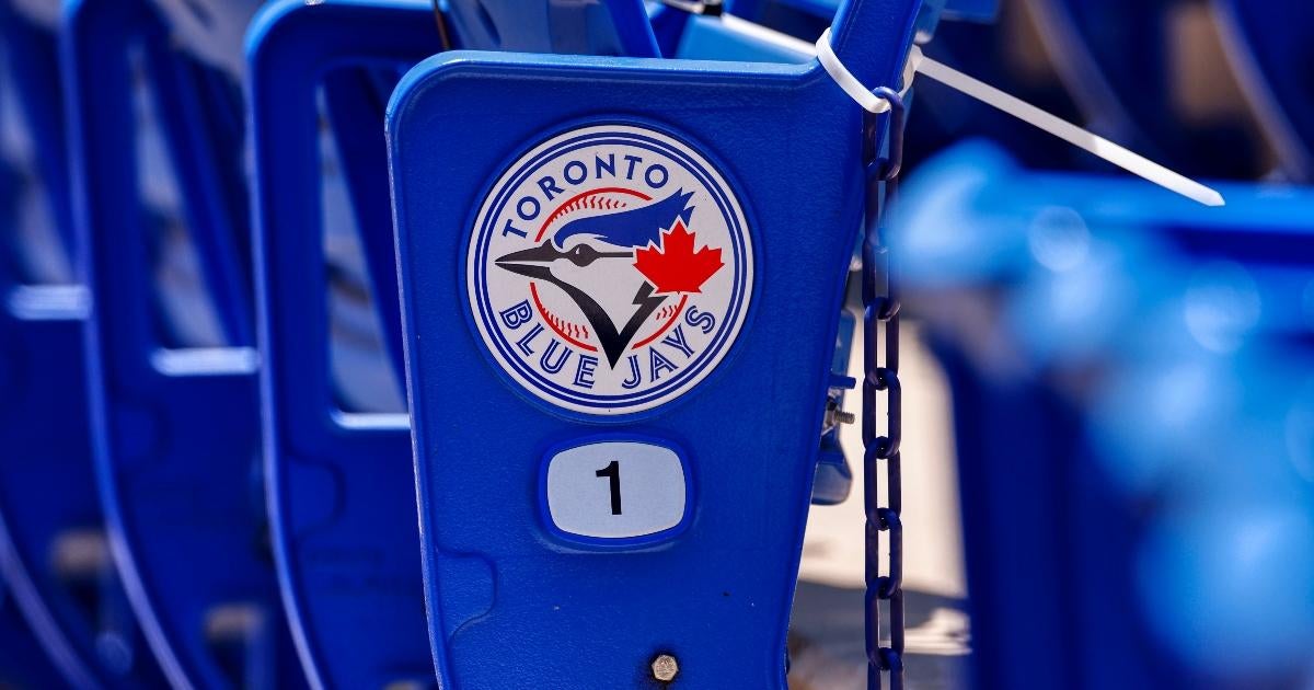 toronto-blue-jays-fans-kick-out-game-nsfw-act