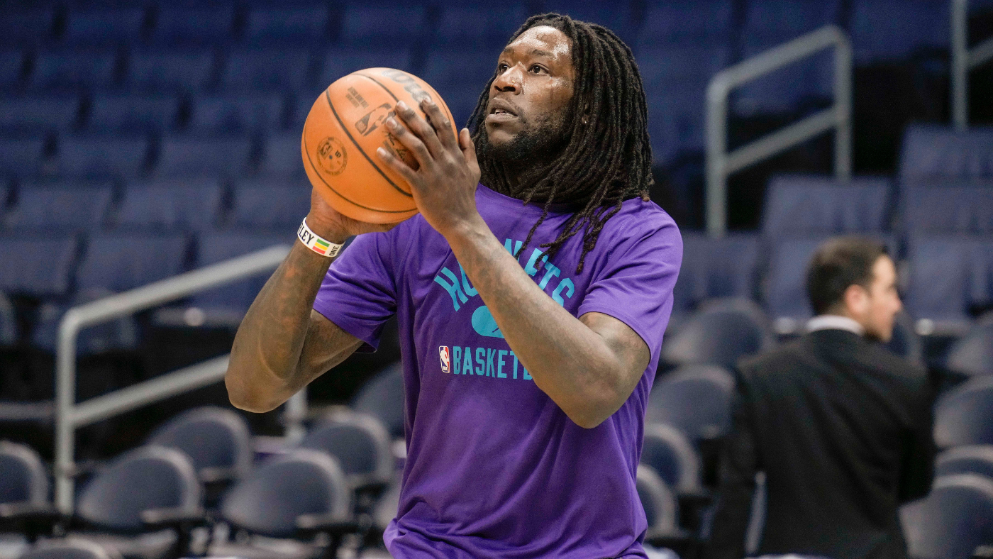 76ers put a bow on successful offseason, reportedly sign Montrezl Harrell to serve as backup center
