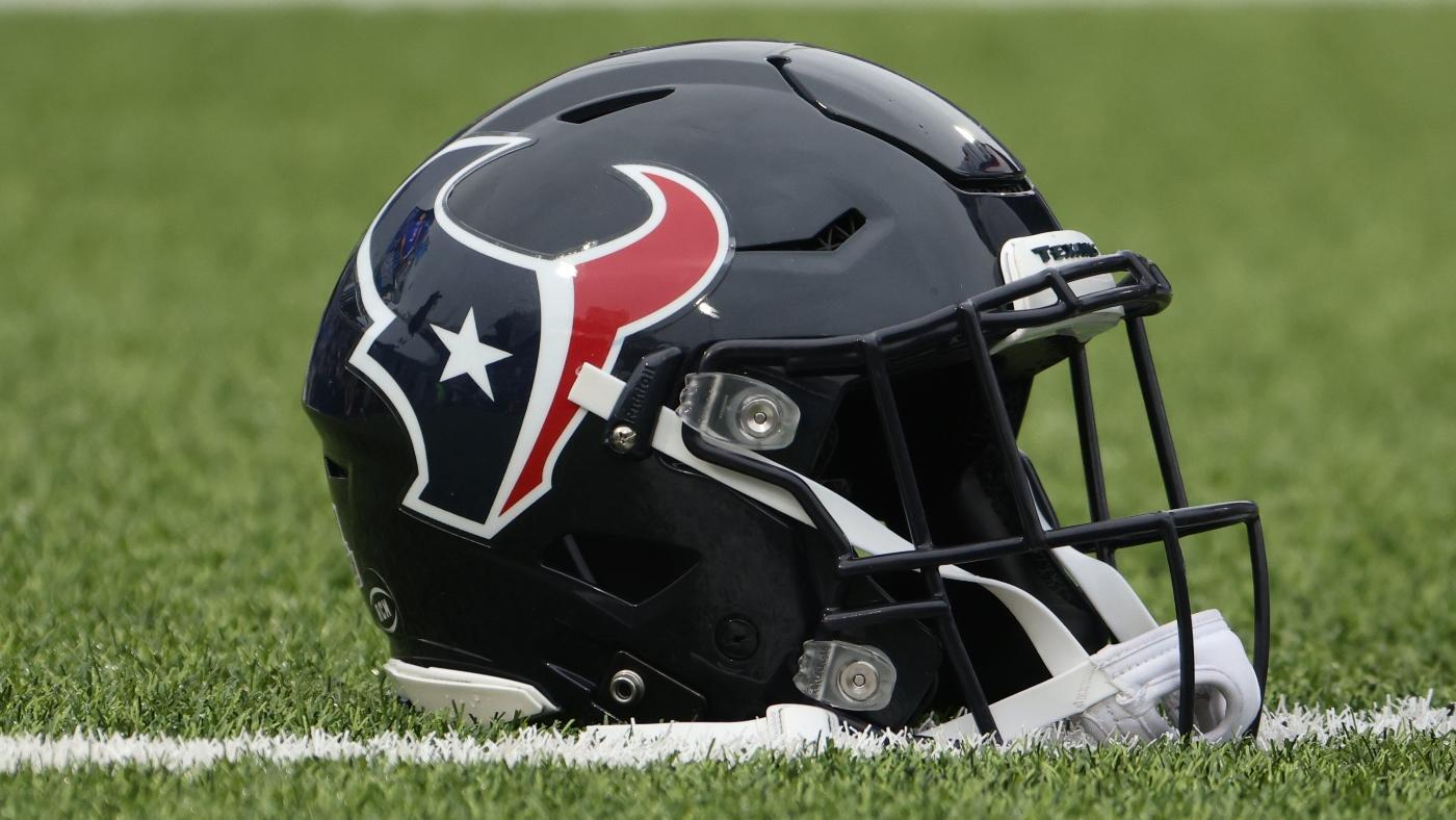 Texans surprise Uvalde High School football team with new uniforms