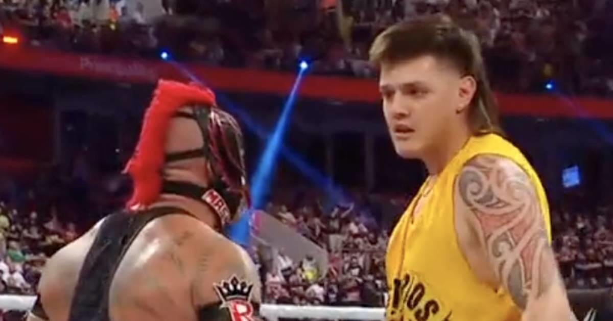 Watch: Dominik Mysterio Betrays Both Rey Mysterio and Edge at Clash at the ...