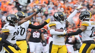 Cincinnati Bengals place kicker Evan McPherson, left, has an extra point  blocked by Pittsburgh Steelers' Minkah Fitzpatrick during an NFL football  game, Sunday, Sept. 11, 2022, in Cincinnati. (AP Photo/Jeff Dean Stock