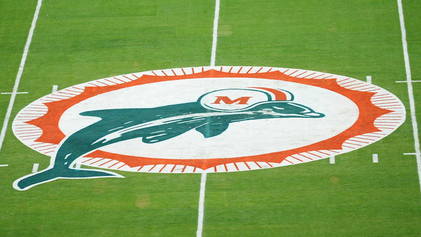 Hard Rock Stadium parking lot fire destroys 'several vehicles' during Dolphins vs. Patriots game