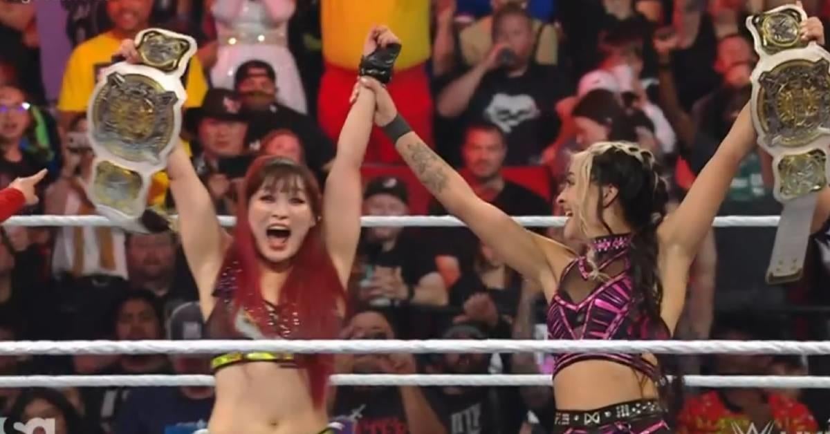 WWE Raw Damage Control Win the WWE Women's Tag Team Championships