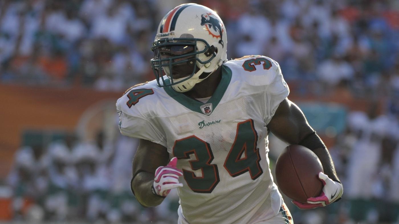 Ricky Williams nearly cut NFL career short to play professional baseball
