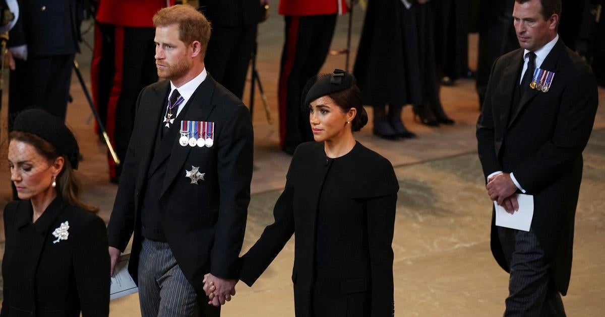 The Coffin Carrying Queen Elizabeth II Is Transferred From Buckingham Palace To The Palace Of Westminster