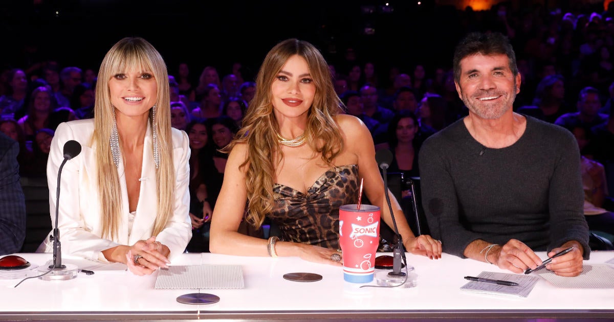 'America's Got Talent': Simon Cowell, Heidi Klum and Sofia Vergara Sing With Elvis.jpg