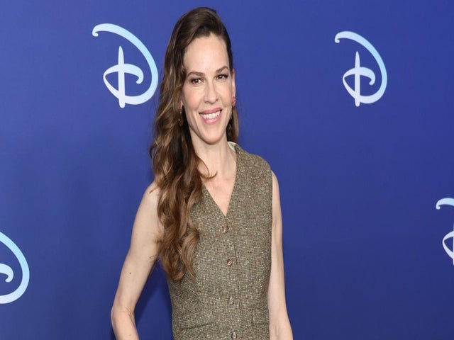 Hilary Swank Gives Birth to Twins, Shares First Photo of Baby Boy and Girl