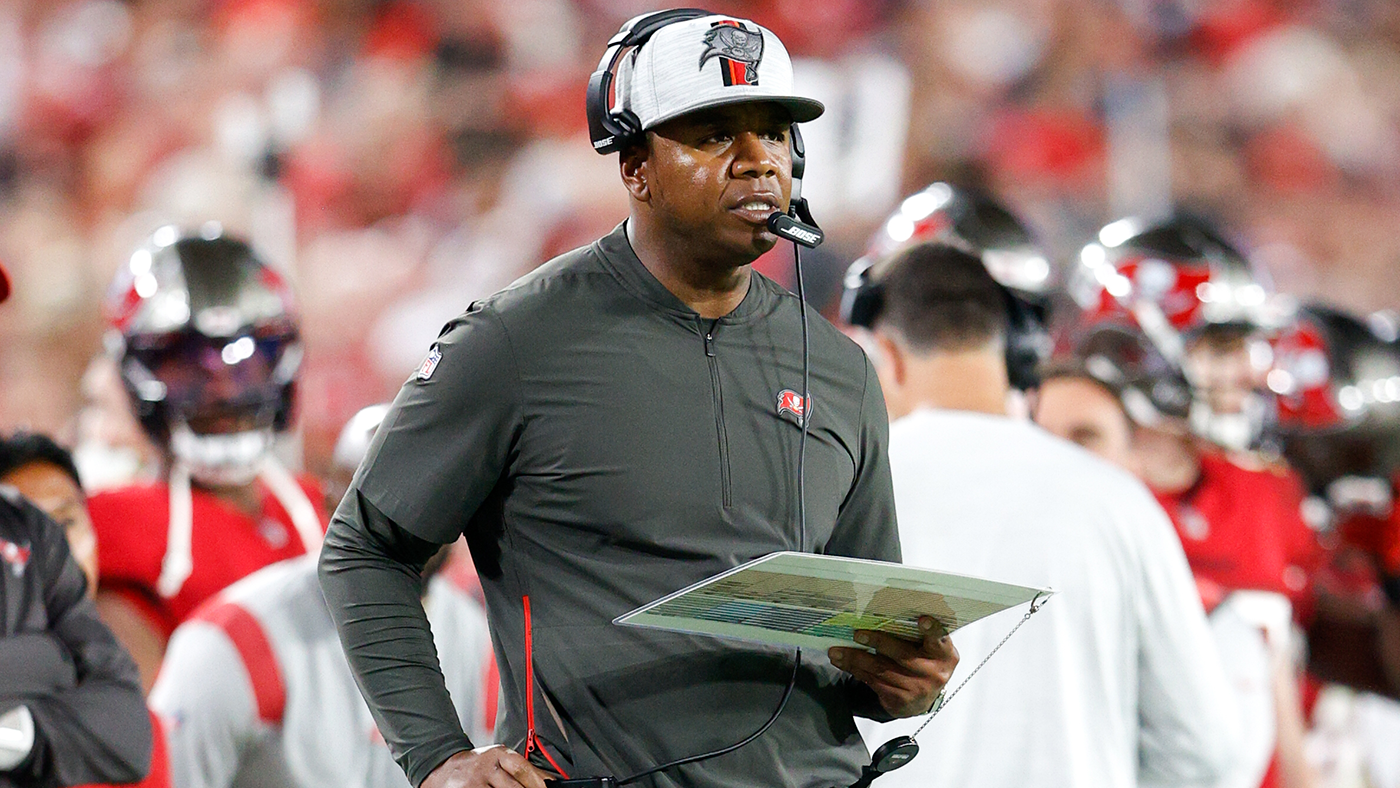 Former Buccaneers OC Byron Leftwich has reached out to Steelers about possible role, per report