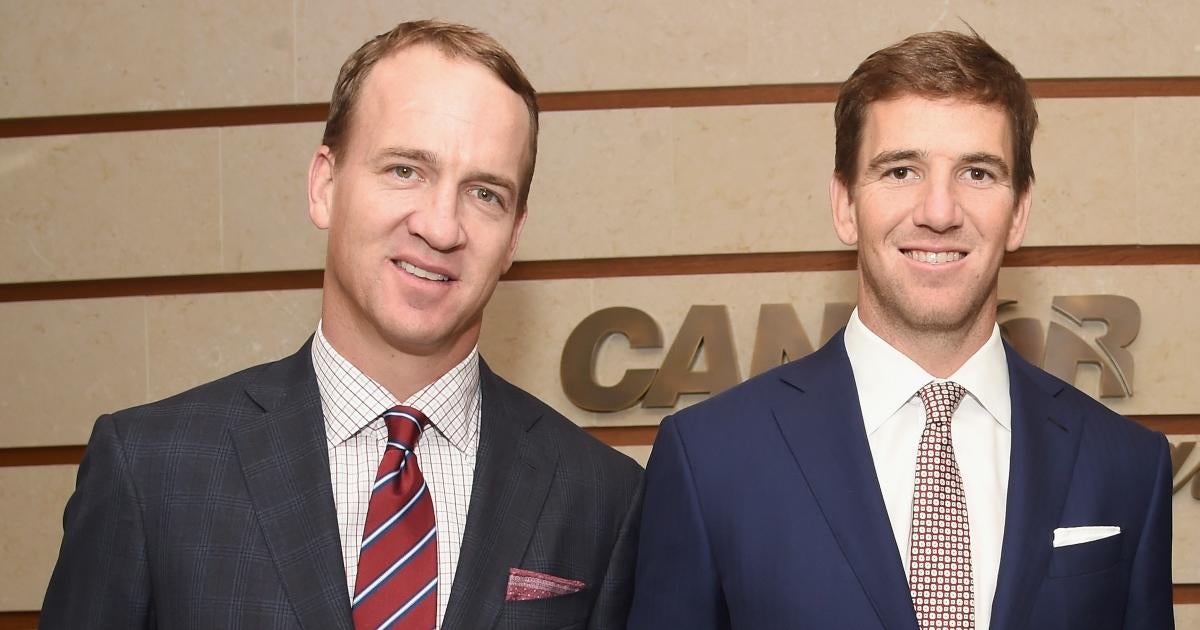 eli-manning-grilling-cast-brother-peyton