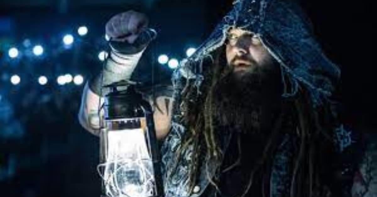 WWE speelt de White Rabbit en maakt Bray Wyatt boos tijdens SmackDown van vanavond