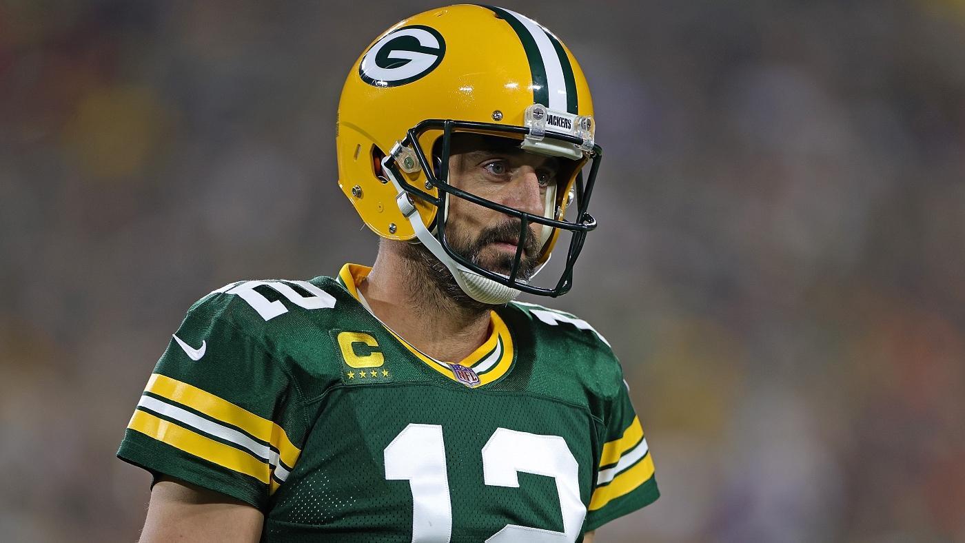 Aaron Rodgers clarifies Jumbotron comments from Bucs game, makes Spygate comparison ahead of Patriots matchup