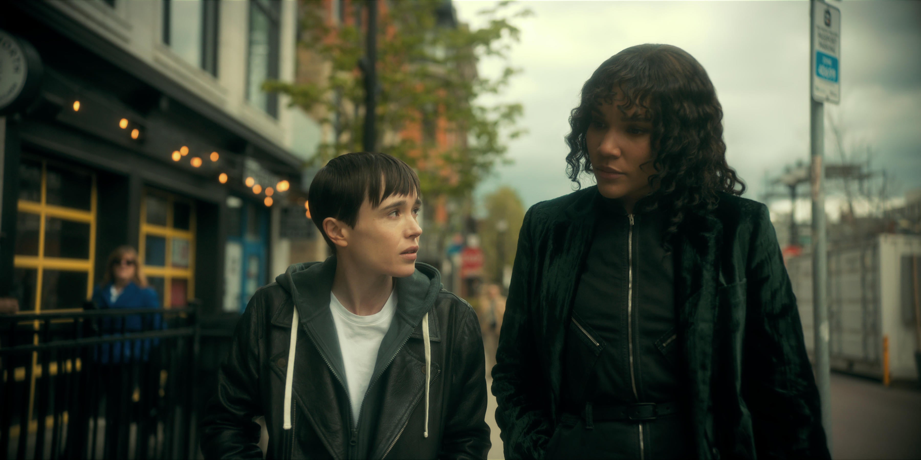 theumbrellaacademy-season3-episode2-00-21-47-02r.jpg theumbrellaacademy-season3-episode2-00-21-47-02r.jpg