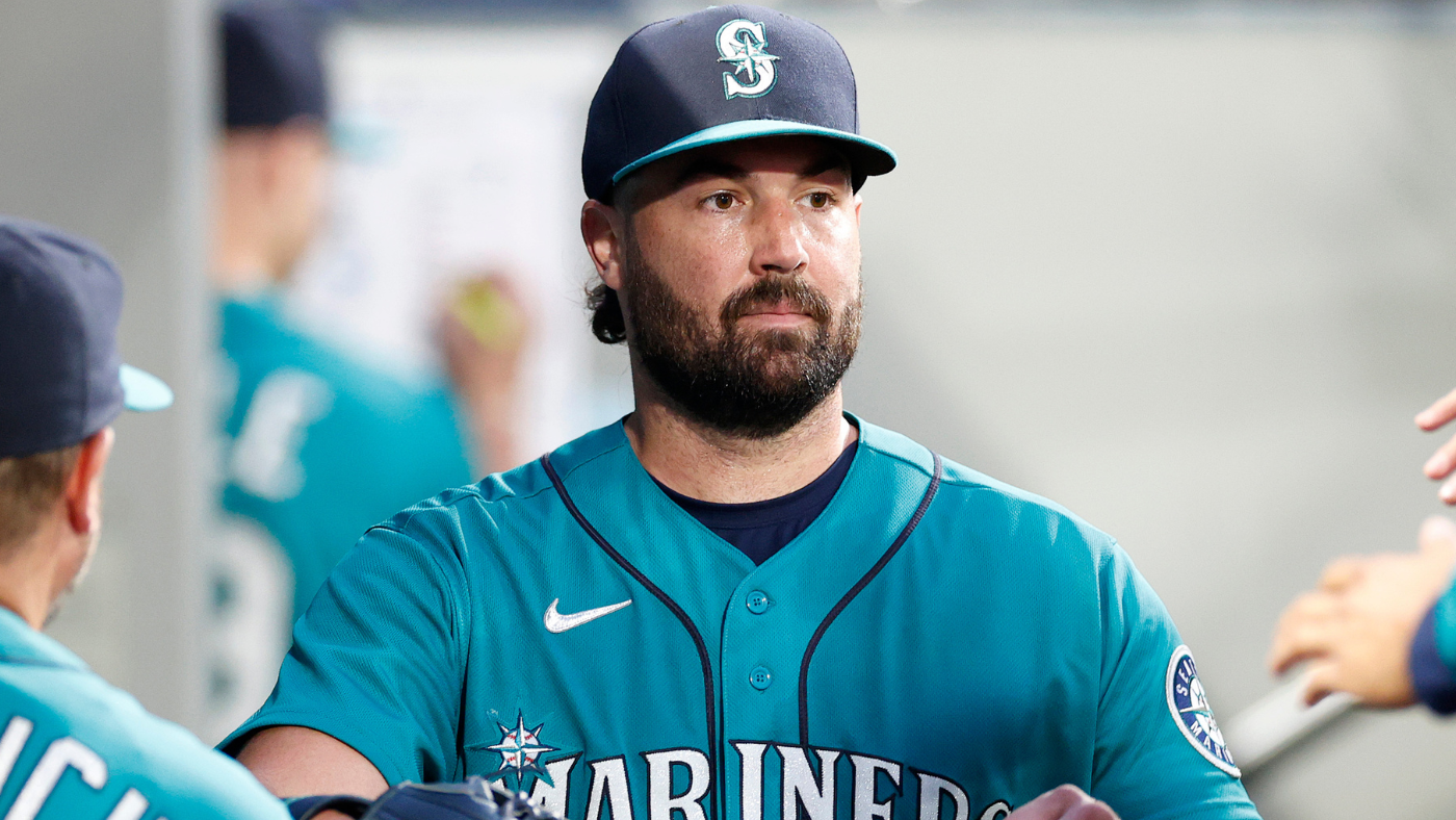 WATCH: Mariners' Robbie Ray, Royals' Luke Weaver ejected before game for national anthem standoff