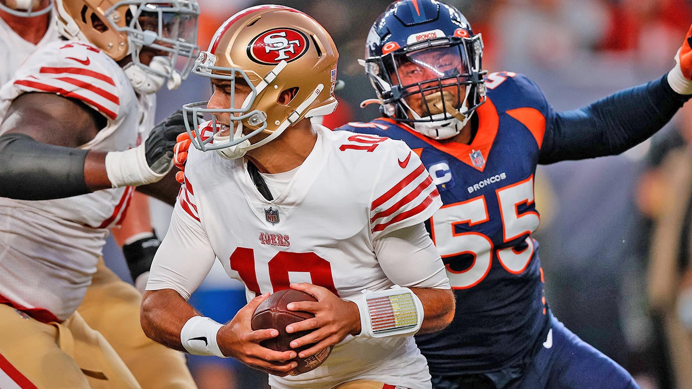 49ers' Jimmy Garoppolo pulls a Dan Orlovsky, accidentally steps out of back of end zone for safety