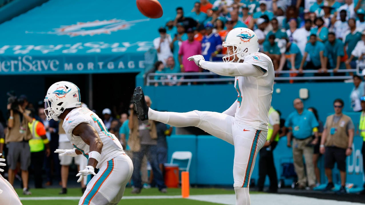 Five wildest moments from NFL Week 3: A butt punt in Miami, a not-clutch Tom Brady and a UFO delay