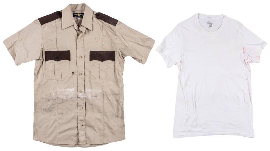 twdauction-rickgrimesbloodyshirt.jpg twdauction-rickgrimesbloodyshirt.jpg
