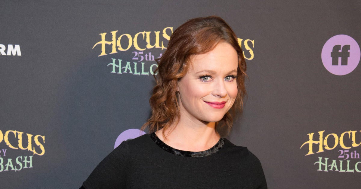 hocus-pocus-thora-birch