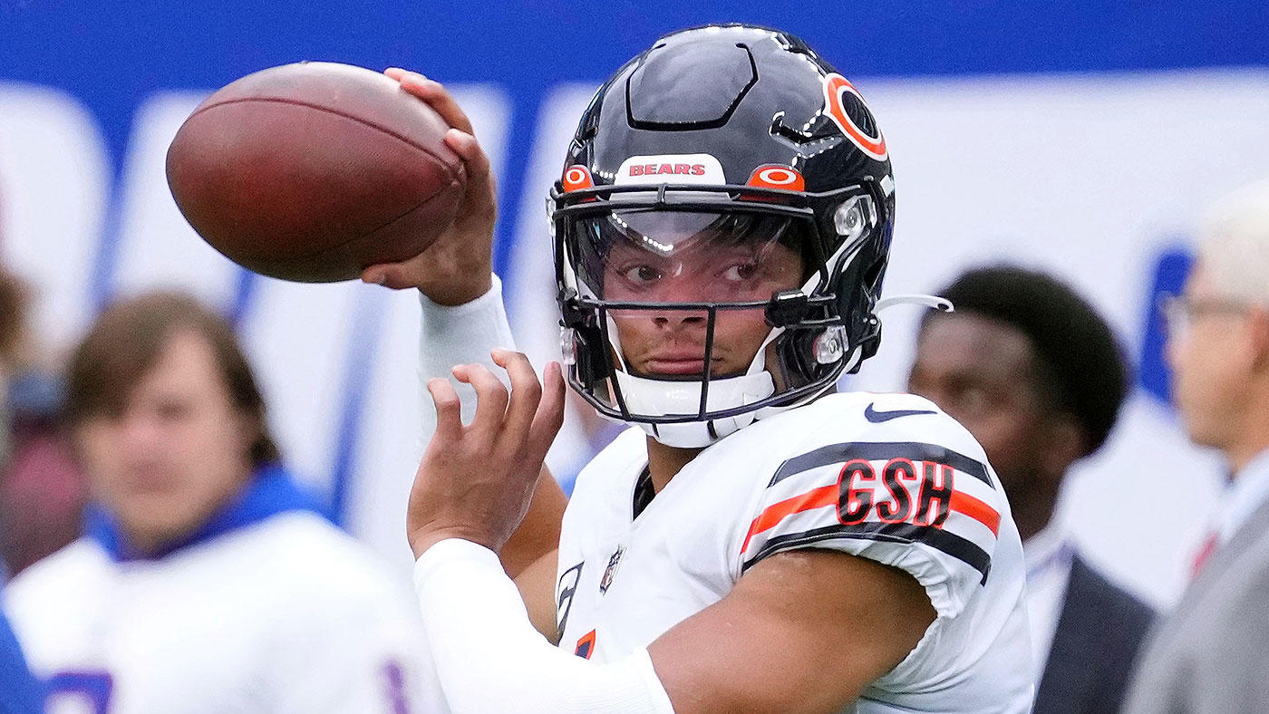 usatsi-19163873-justin-fields-bears-qb-pregame-2022-1400.jpg