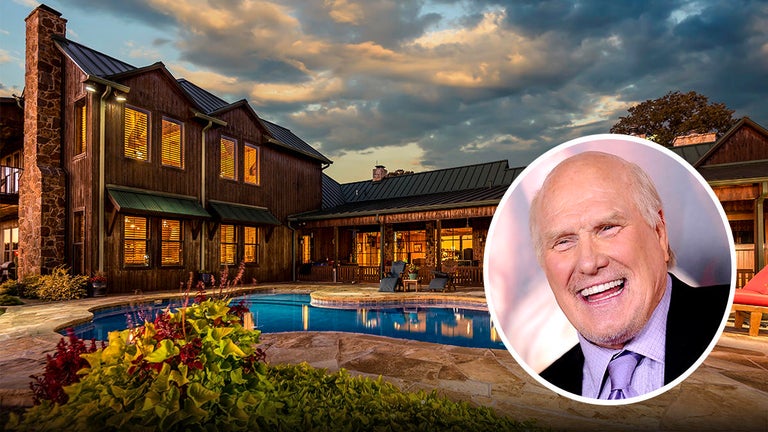 Peek Inside Terry Bradshaw's $22.5M Horse and Cattle Ranch Home in Oklahoma
