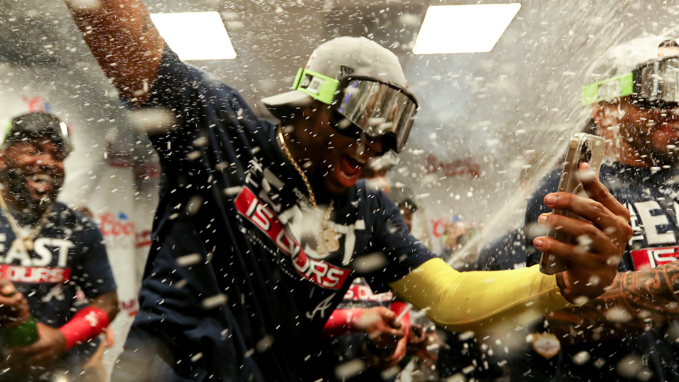 MLB playoff picture: Bracket, standings, new format explained with 12-team postseason field set