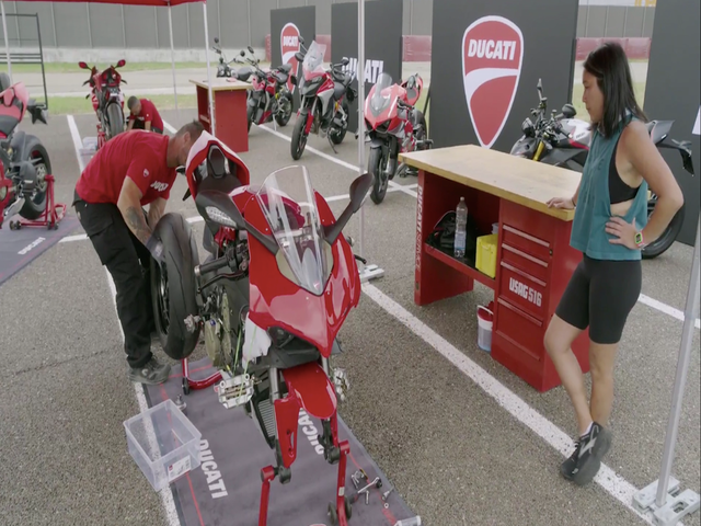 'The Amazing Race': 'Megaleg' Task Revs Up Competition in Italy (Exclusive)