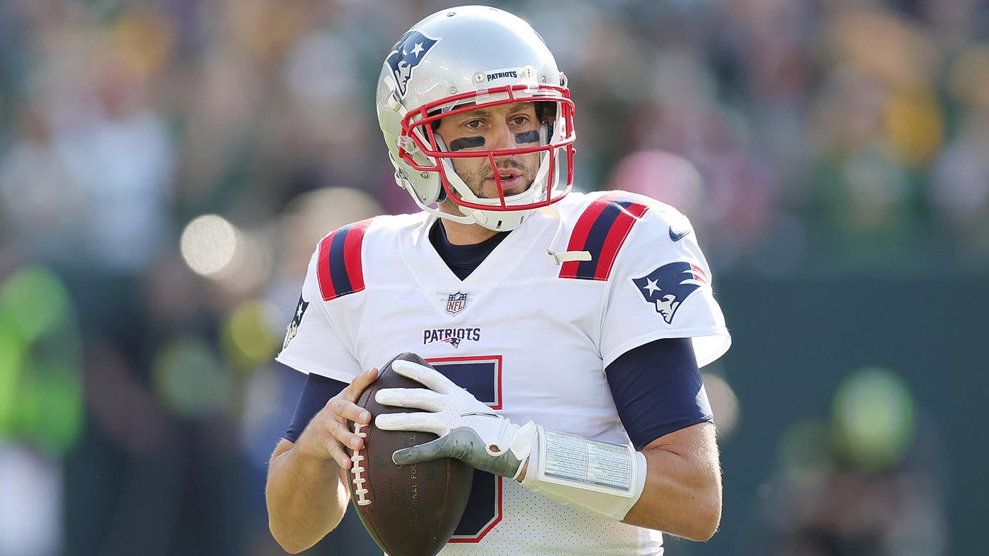 Patriots place Brian Hoyer on injured reserve after quarterback suffered concussion in Week 4